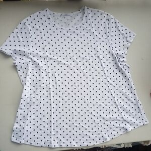 Studio Women’s White & Black Polka Dot Short Sleeve Tee Scoop Neck Knit Top